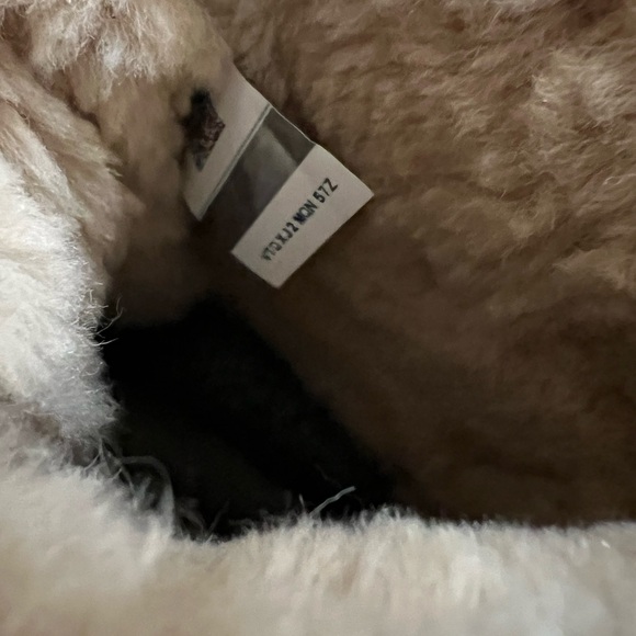 UGG® Adirondack III Water Resistant Bootie (Women) - Picture 6 of 13